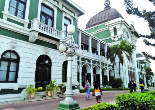 Mozambique: Africa's once-vibrant trading hub with communist leanings